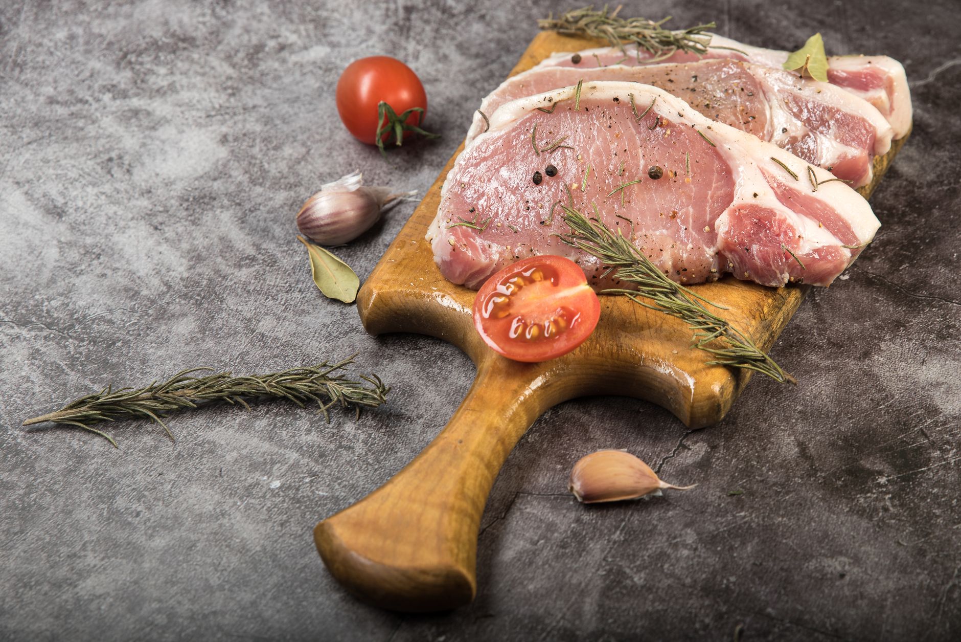ラム肉を扱うときの注意点まとめ|購入・保存・調理・食中毒予防まで食肉専門店が解説